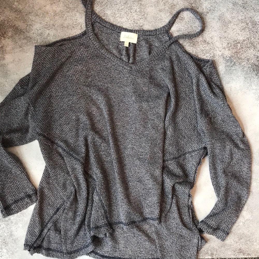 Deletta- Super fun and cute off shoulder top